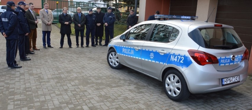 Policjanci z Pelplina dostali nową corsę [ZOBACZ ZDJĘCIA]