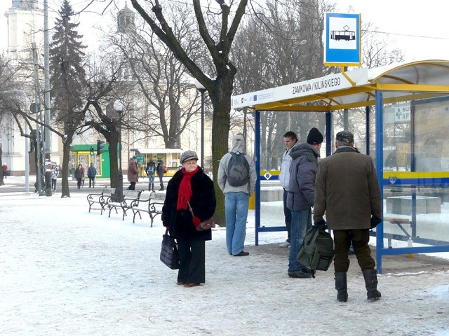 Z tego przystanku przy ul. Zamkowej w Pabianicach można dojechać do Łodzi tramwajem, ale tylko do godz. 23.