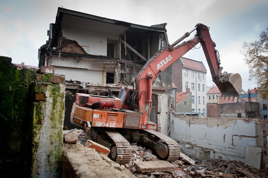 Wyburzają budynek w Śródmieściu (ZDJĘCIA)