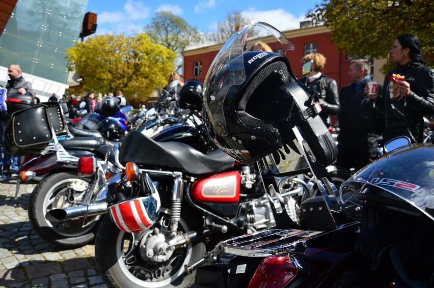 MotoŚwiry zapraszają na rozpoczęcie sezonu motocyklowego! W sobotę parada ulicami Kwidzyna, a potem atrakcje na Miłosnej