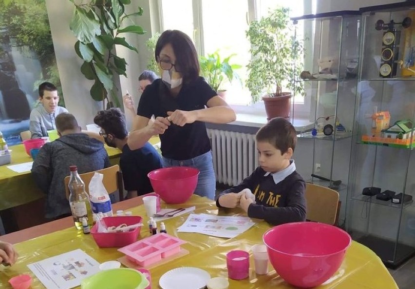 Podopieczni Domu Pomocy Społecznej w Skrzynnie, Ośrodka...