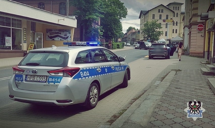 Policja Wałbrzych: Uderzył w 82-letniego pieszego, poszkodowany doznał poważnych obrażeń