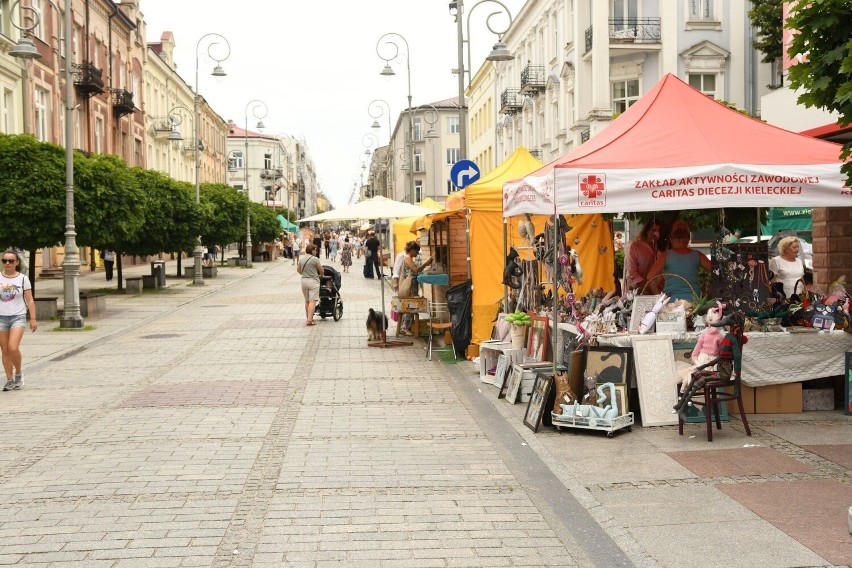 Święto Kielc 2022. Na ulicy Sienkiewicza rozpoczął się jarmark. Co można zjeść i kupić? Zobacz zdjęcia