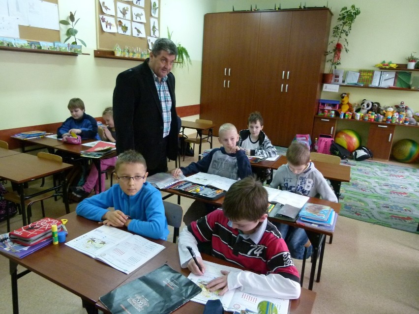 Nauczyciel Roku 2012 odebrał nagrody i gratulacje od redakcji Dziennika Łódzkiego i tygodnika 7 Dni