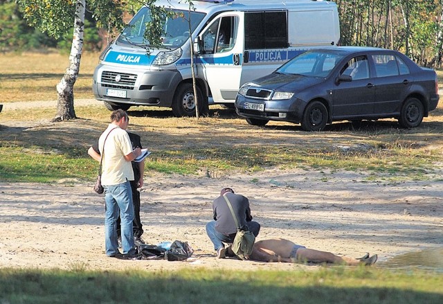 Policjanci na miejscu tragedii.