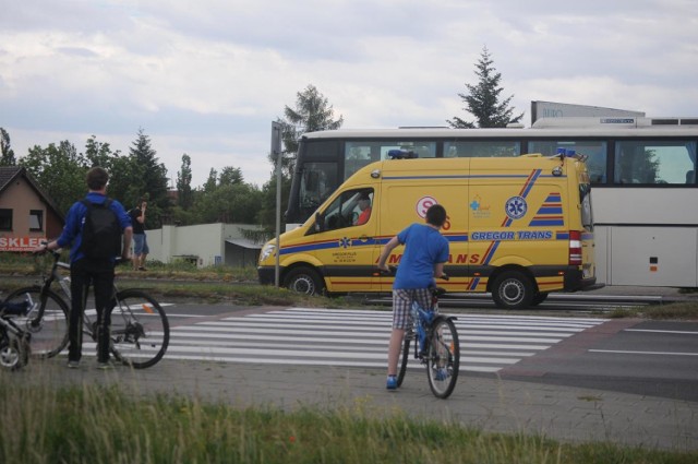 Śrem: potrącenie rowerzystki przy szpitalu [ZDJĘCIA]