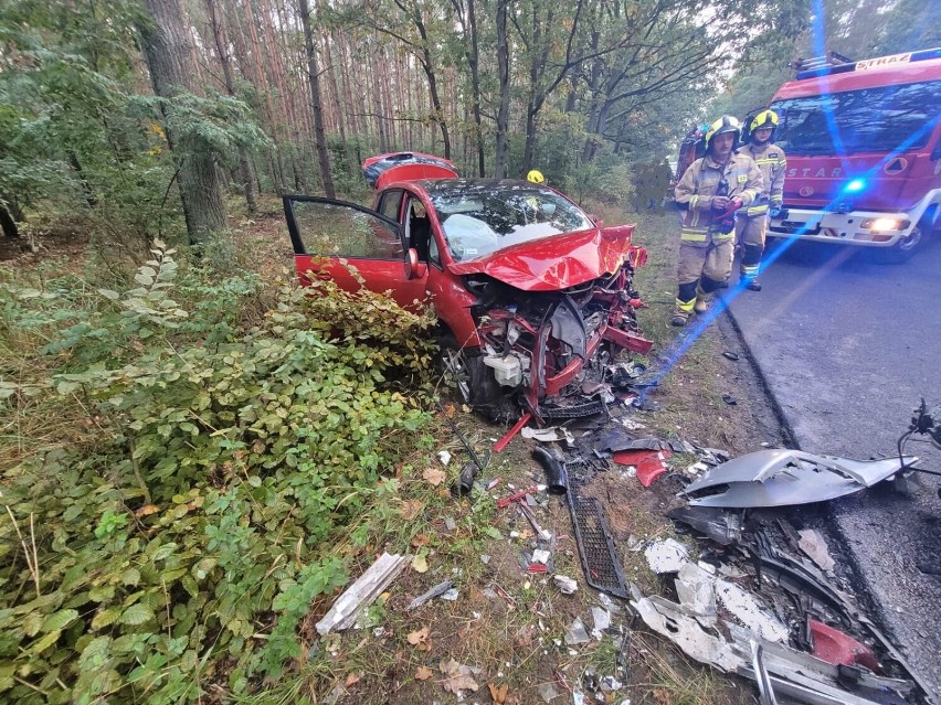 Wypadek w Grabach. Trzy osoby trafiły na SOR w Gnieźnie