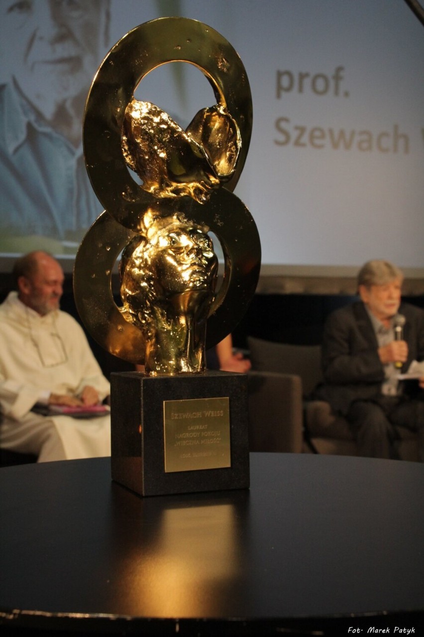 Nie żyje Szewach Weiss. W 2019 r. odebrał Nagrodę Pokoju od Wojciecha Siudmaka FOTO