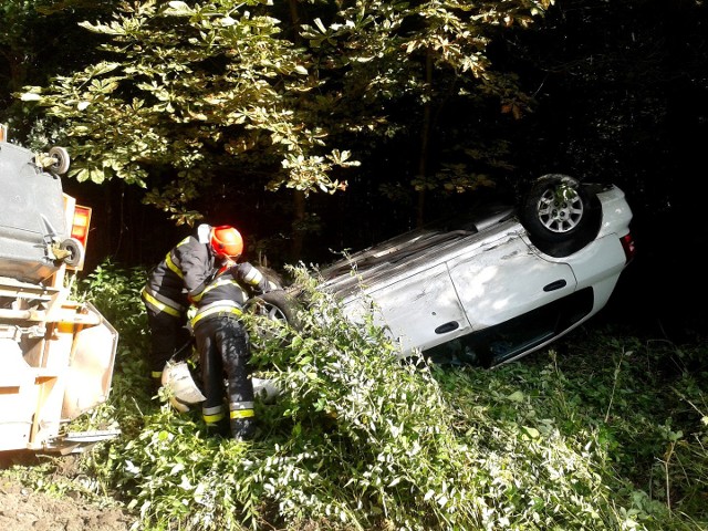 Wypadek Krupy - Darłowo: w wyniku zderzenia się trzech pojazdów poszkodowane są dwie osoby