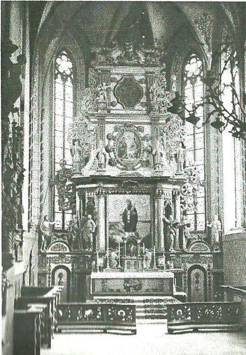 Zdj. 17. Ołtarz główny przed spaleniem w 1945 r. Zdjęcie z ok. 1934 r. Fot. arch. Atelier Poznański.