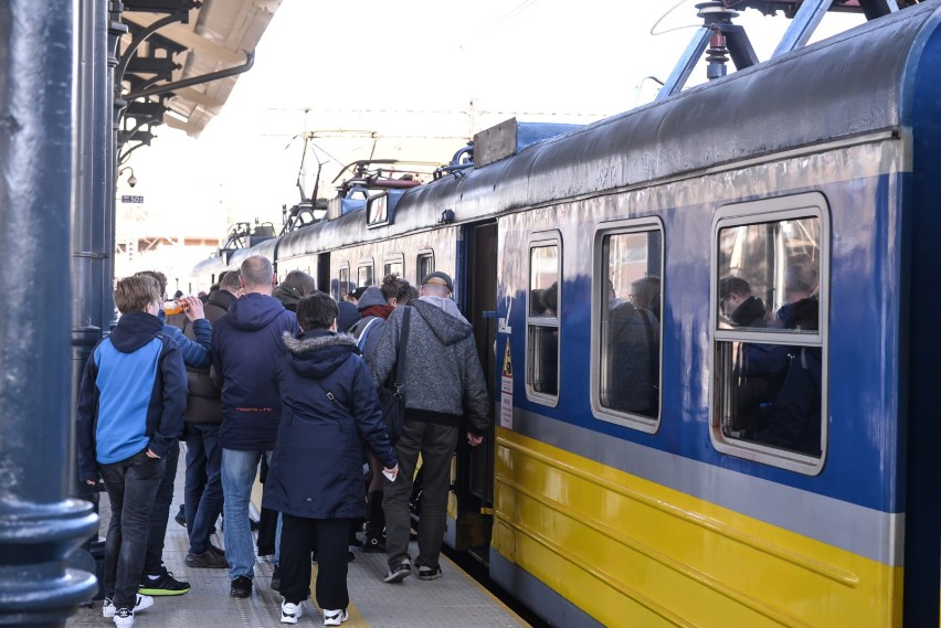 PKP Rzeszów: Rozkład jazdy pociągów, odjazdy, przyjazdy,...