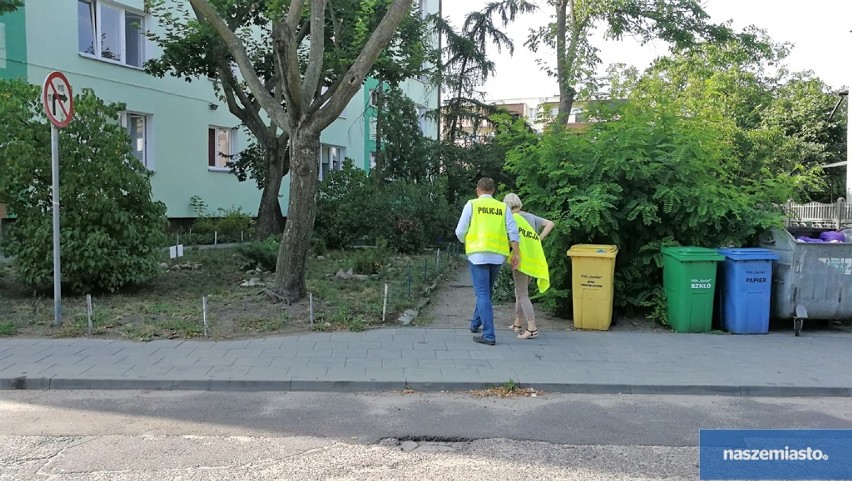 2-latka wypadła z okna na ulicy Długiej we Włocławku. Rodzice dziewczynki zatrzymani [zdjęcia]