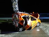 Wypadek na autostradzie A1 Piotrków-Kamieńsk. Ciężarowa Scania uderzyła w samochód służb drogowych. Jedna osoba w szpitalu - ZDJĘCIA