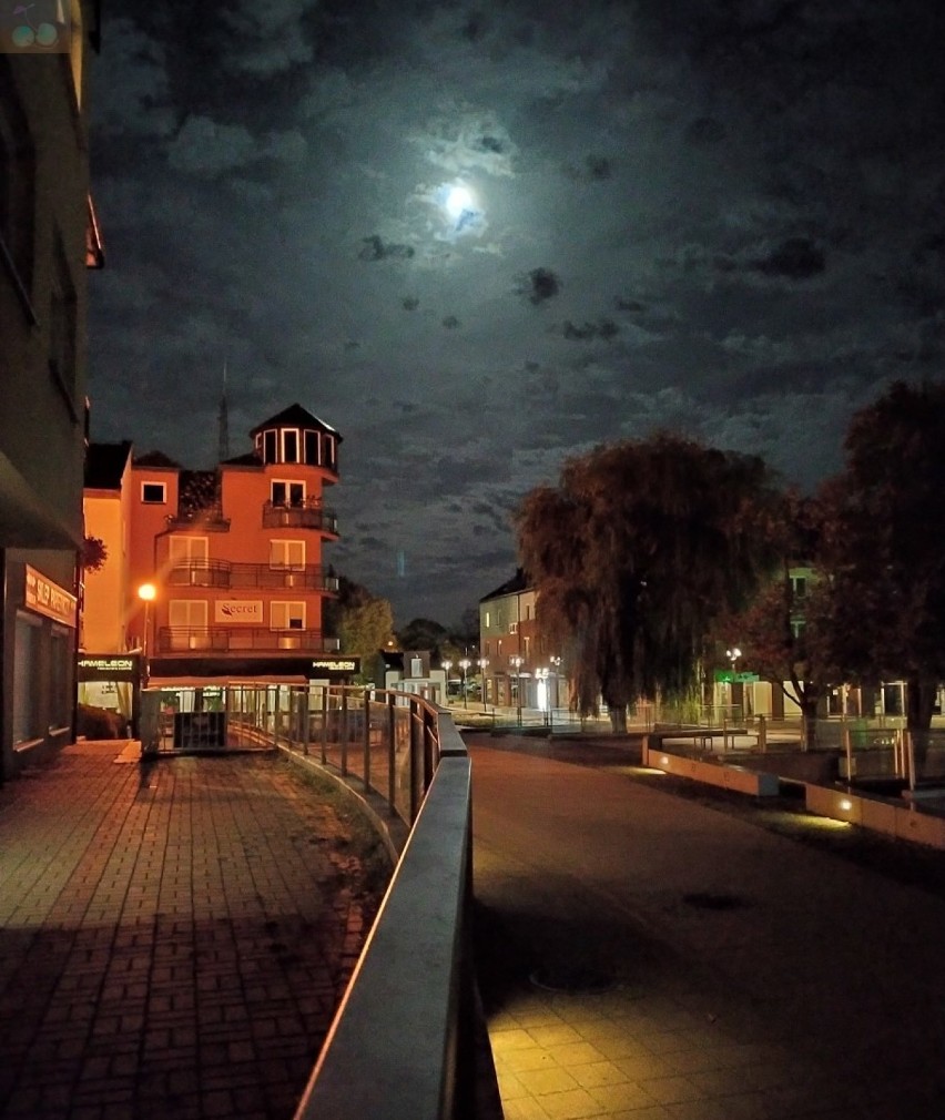 Pruszcz Gdański nocą. Zobaczcie nocne zdjęcia centrum miasta naszego Czytelnika|ZDJĘCIA