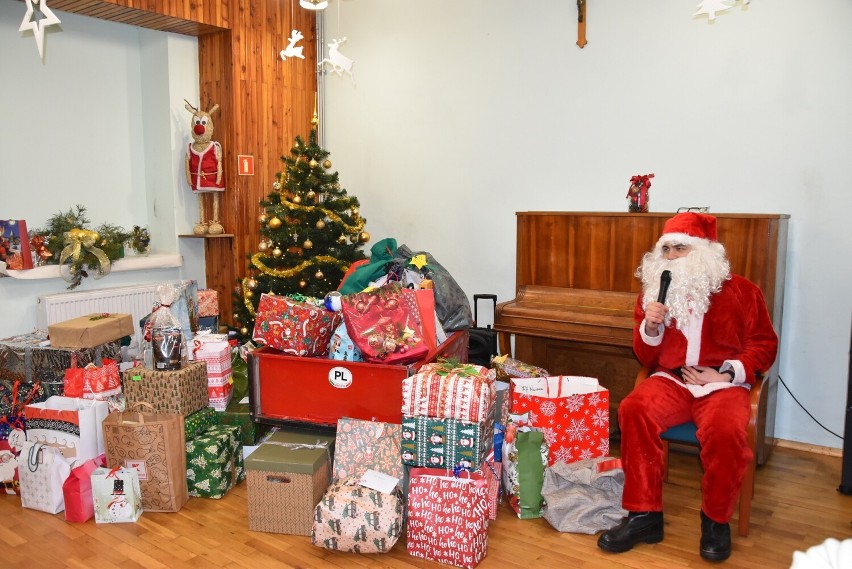 Już po raz piąty mieszkańców Domu Pomocy Społecznej w Kluczborku odwiedził święty Mikołaj