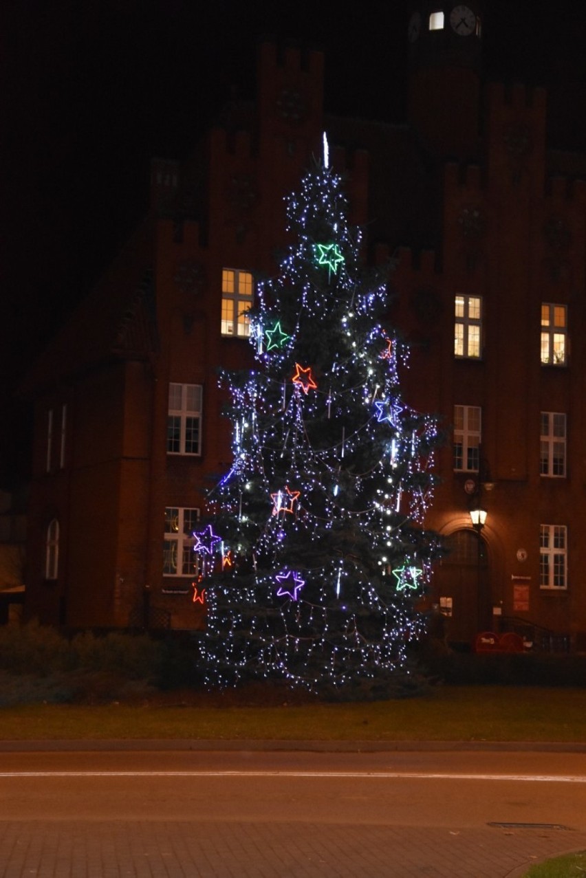 Powiat tczewski. Iluminacje świąteczne rozświetliły ulice - zobacz bajkowy Gniew
