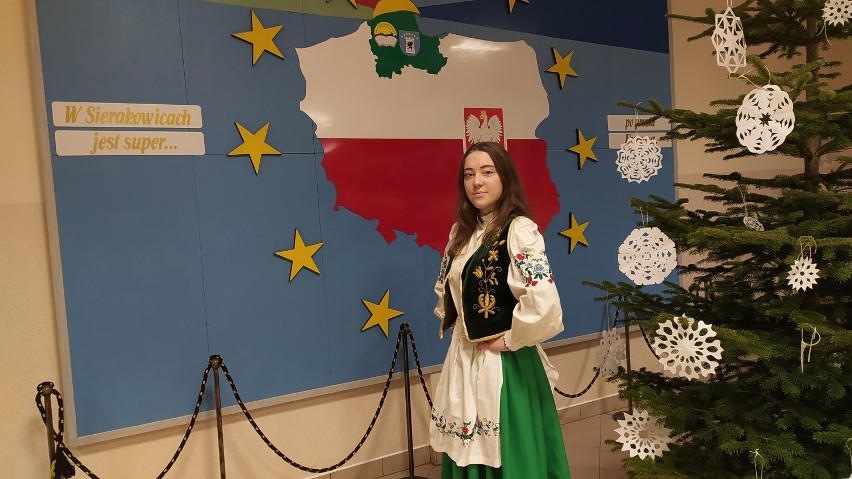 Uczennica ZSP w Sierakowicach laureatką w ogólnopolskim konkursie Narodowego Banku Polskiego