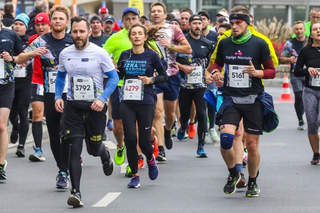 13. PKO Poznań Półmaraton - ZDJĘCIA UCZESTNIKÓW. Biegłeś w półmaratonie?  Znajdź się na zdjęciach! | Poznań Nasze Miasto