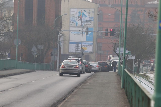 Remont mostu stalowego we Włocławku ma ruszyć jeszcze w 2023 roku. Możliwe, że w tym czasie w mieście pojawi się tymczasowa przeprawa.