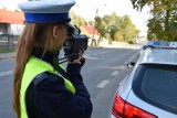 Nalot drogówki na Powiśle. W jeden dzień policjanci wlepili blisko 100 mandatów kierowcom łamiącym przepisy 