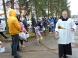 Tradycyjne święcenie pokarmów w parafii NMP Wspomożycielki Wiernych.