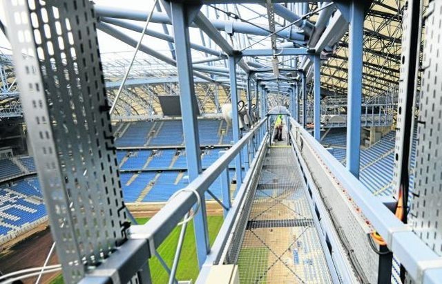 Na Stadionie Miejskim przy ulicy Bułgarskiej trwa wyścig z czasem, czyli gorączkowe usuwanie usterek