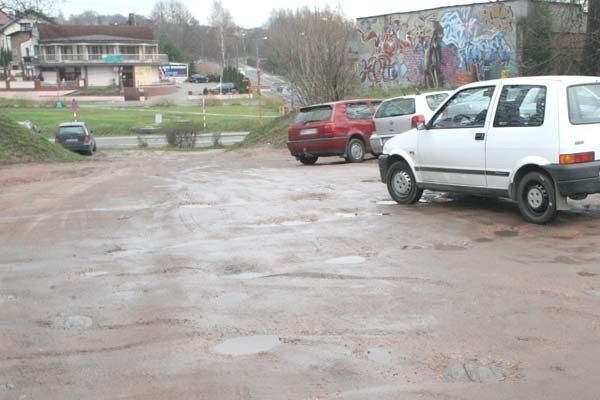 Parking przy Ośrodku Rehabilitacyjno-Leczniczym w Mikołowie