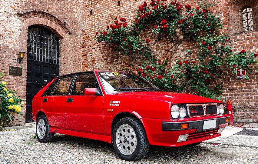 Z dróg i parkingów powiatu zniknęło jedno auto marki Lancia...