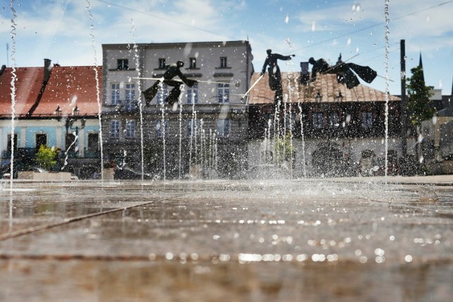 Miejskie fontanny wystrzeliły w weekend majowy. Zobaczcie, jak jest pięknie!