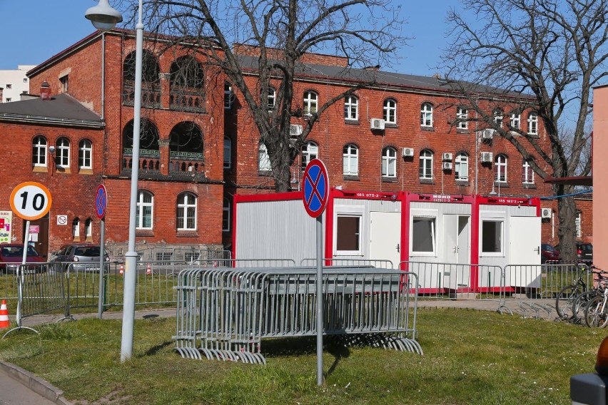 Dramat w Dolnośląskim Centrum Onkologii przy placu Hirszfelda we Wrocławiu. Chorych jest już 19 osób