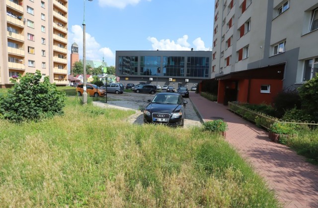 Miejski Zarząd Dróg i Komunikacji szuka firmy, która wybuduje nowy parking przy ulicy Limanowskiego 80 na radomskich Borkach.