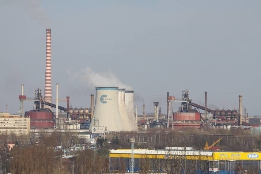 W dąbrowskim oddziale ArcelorMittal Poland wielki piec nr 3...