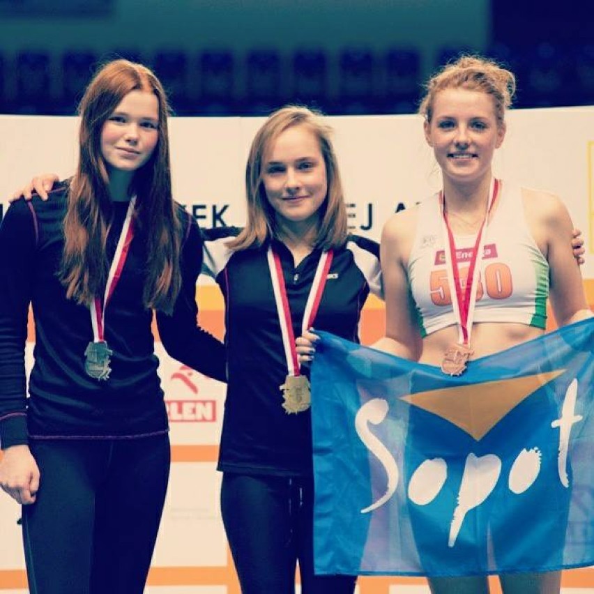 Agata Kowalska (pierwsza z lewej), srebrna medalistach...