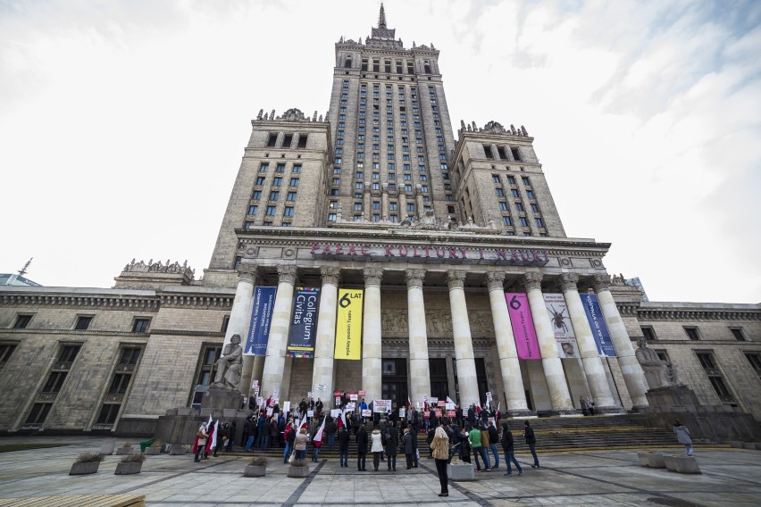 Dla zachodnich turystów Pałac Kultury wciąż stanowi żywą...