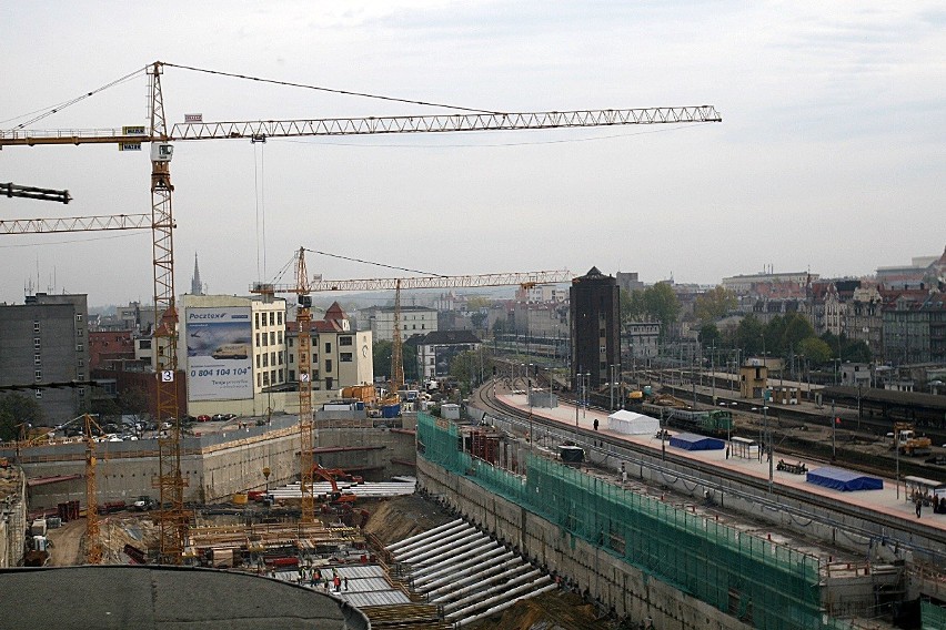 Budowa dworca w Katowicach: cztery żurawie, będzie i piąty [ZDJĘCIA]