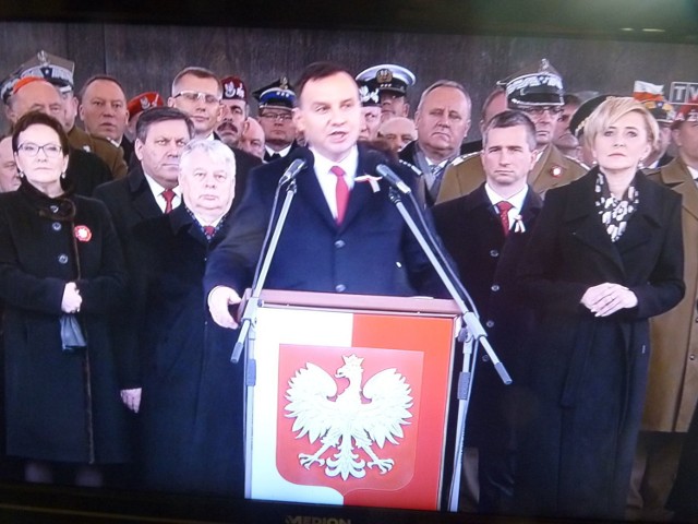 od lewej Ewa Kopacz,Janusz Piechociński, Bohdan Borusewicz, Andrzej Duda z małżonką i inni foto TVP1/W.Adamik  więcej zdjęc i film https://www.youtube.com/watch?v=moN_D1OZ-74