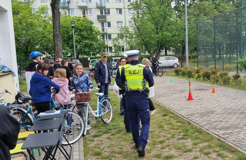 Egzamin w ZS nr 5 we Włocławku składał się z części...