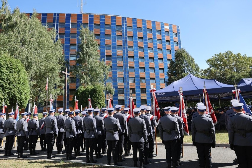 Przy Grobie Policjanta Polskiego odbyły się 30. rocznica powstania Grobu Policjanta Polskiego oraz 84. rocznica wybuchu II wojny światowej