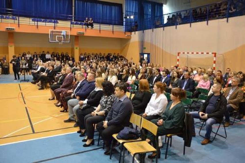 Uroczyste zakończenie roku szkolnego maturzystów w LO w Myszkowie - zobacz zdjęcia