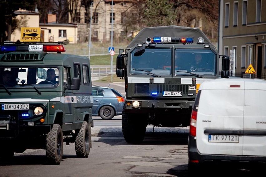 Pocisk artyleryjski w kominie budynku przy ul. Wieniawskiego...