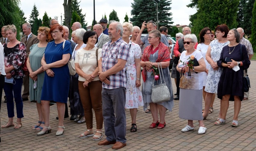 Na Cmentarzu Komunalnym w Człuchowie odsłonięto tablicę...