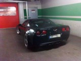 Chevrolet Corvette C6 parkuje w Galerii Białej