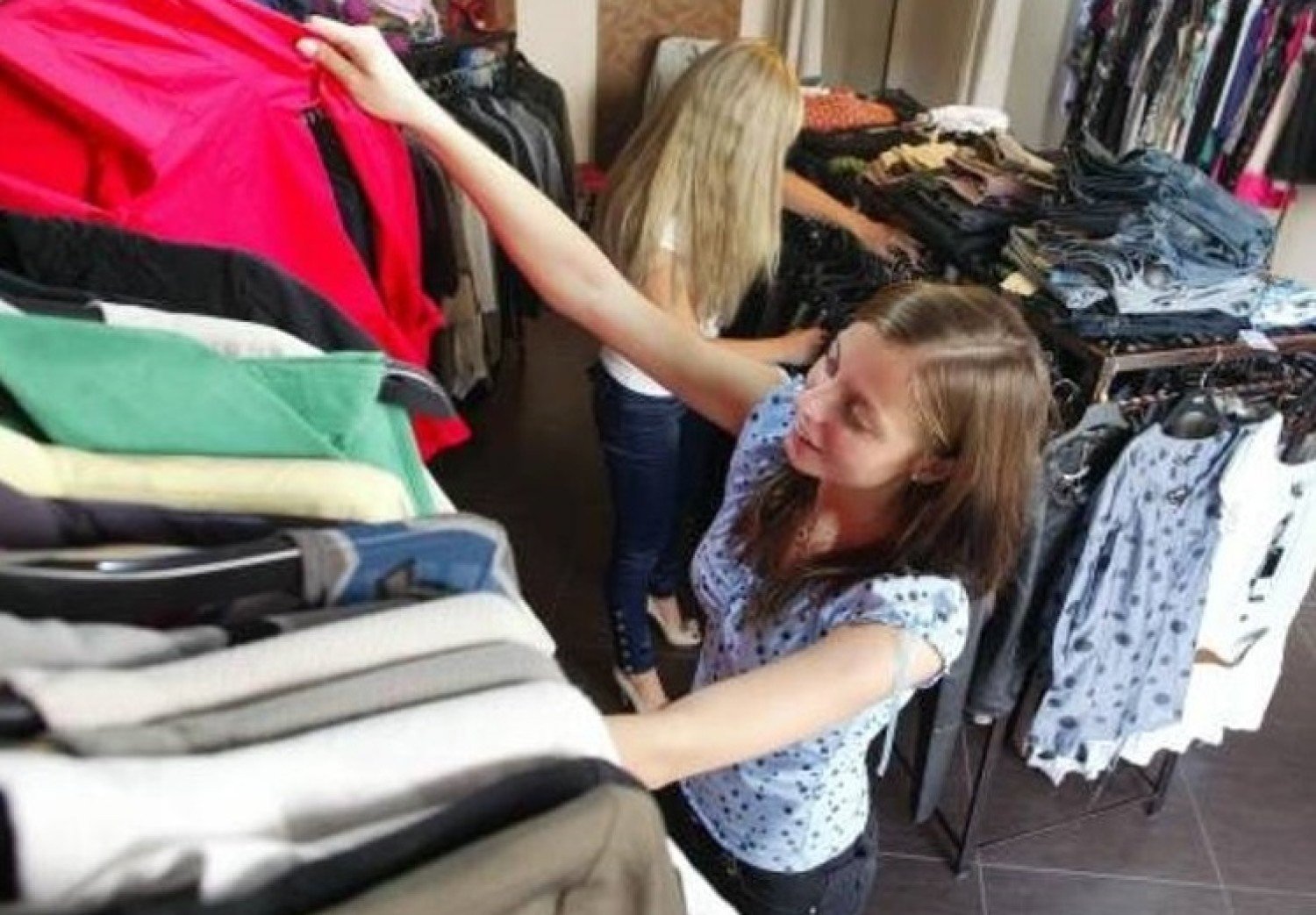 Gdzie oddać używane ubrania w Poznaniu? Sprawdź listę miejsc | Poznań Nasze  Miasto