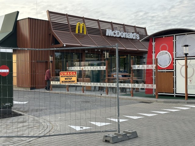 McDonald's powstaje w Grudziądzu przy ul. Paderewskiego przy rondzie wylotowym  na Kwidzyn i Olsztyn. Świetny dojazd jest ze Średnicówki.
