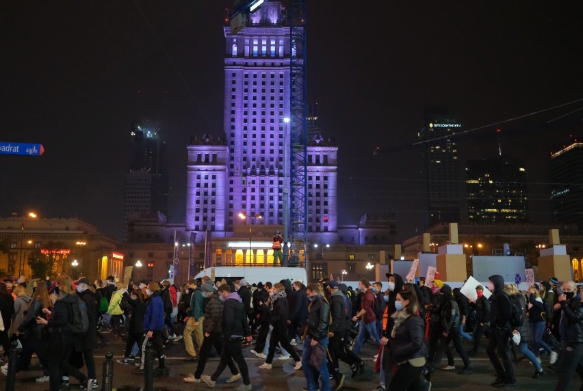 Wielka blokada Warszawy. Strajk Kobiet zablokuje ulice, ronda i mosty. Zapowiada się paraliż komunikacyjny