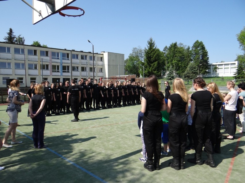 ZSP 1 w Radomsku: Projekt "Mundurowe Przedszkolaki"...