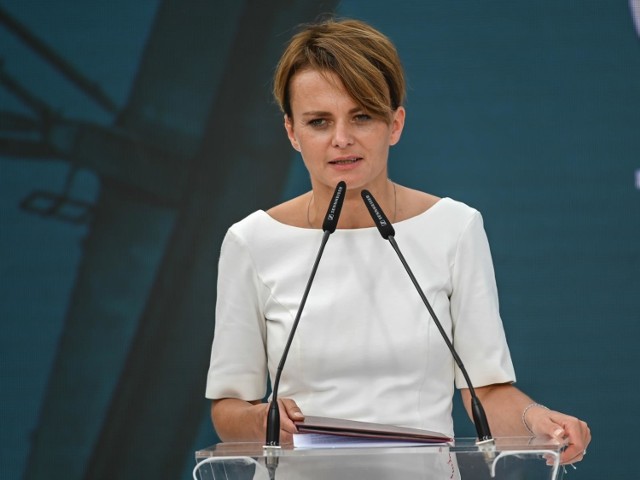 Wicepremier Jadwiga Emilewicz: Za tydzień możliwe kolejne informacje o złagodzeniu obostrzeń