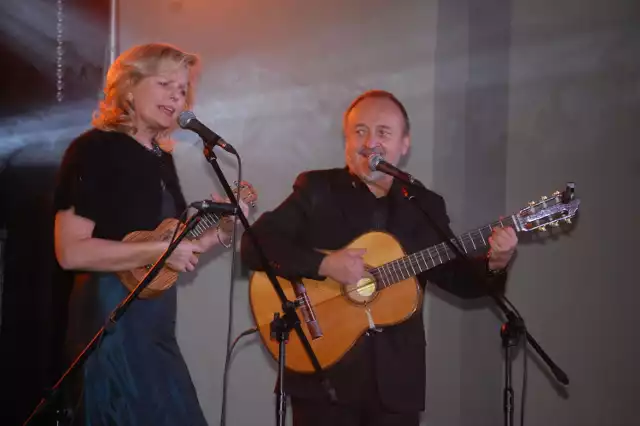 Wśród wykonawców m.in. Renata Zarębska i Marek Majewski, którzy śpiewali dla mroteckiej publiczności solo i w duecie.