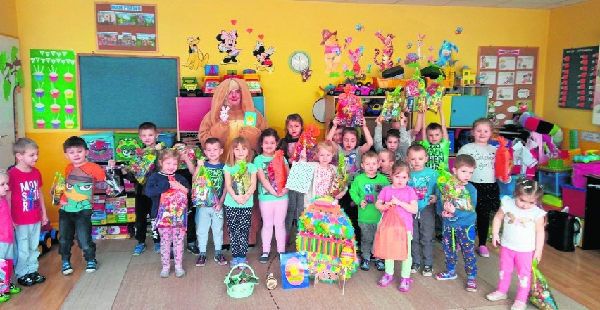 Do oddziału w Szonowicach uczęszcza 25 dzieci w wieku od 3...