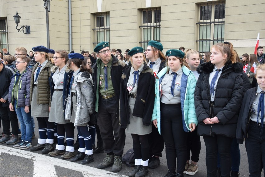 Święto Niepodległości w Kaliszu. Uroczystości pod pomnikiem...